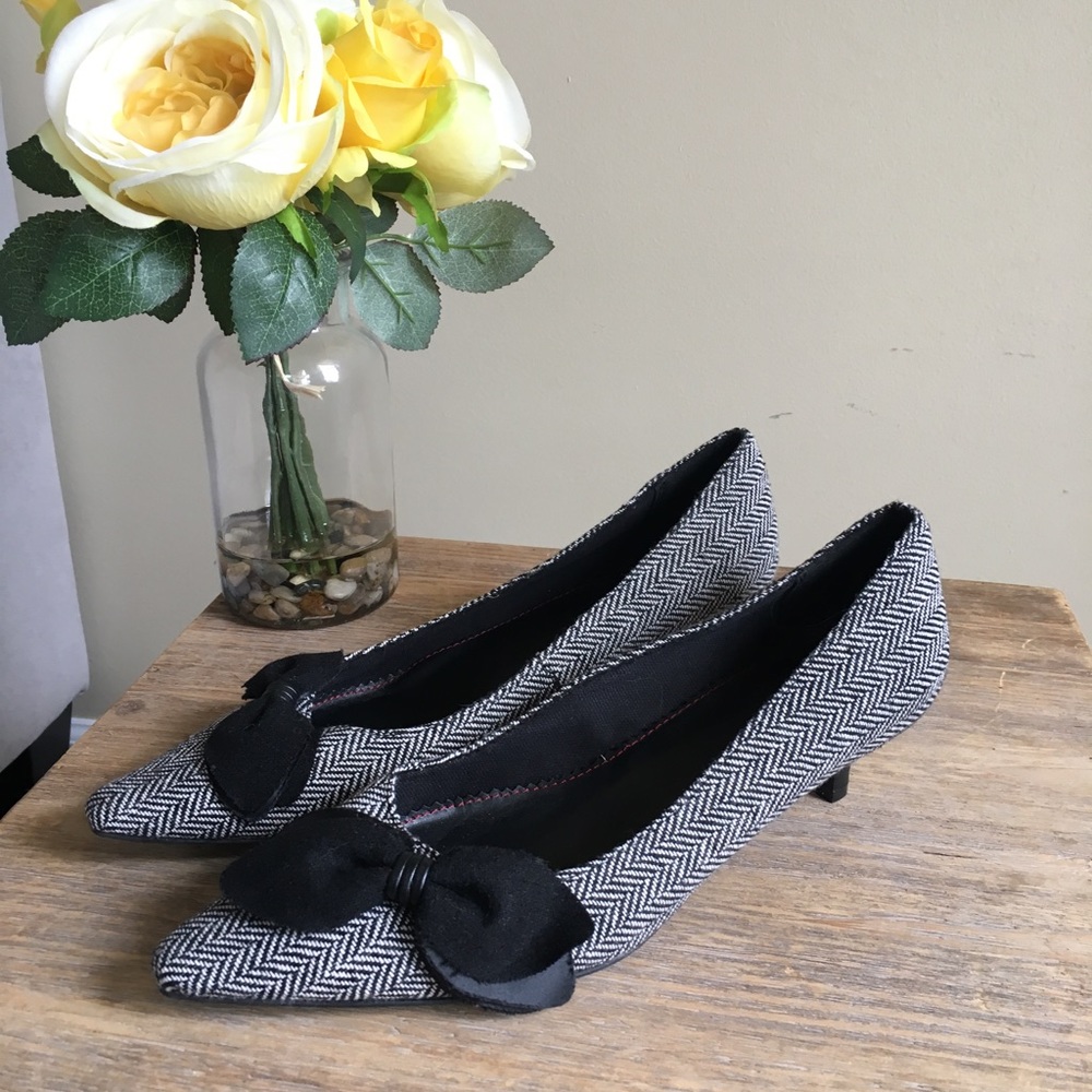 Tweed Kitten Heels with Bow Accent